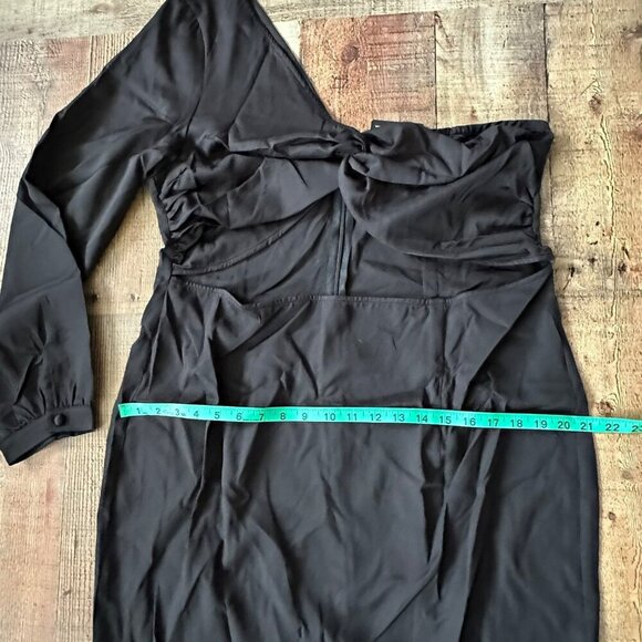 Plus Black Woven One Shoulder Midi Dress Size 16 PrettyLittleThing - Picture 5 of 9